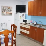 Casa Llena De Vida Con Patio Y Terraza 펜션 *